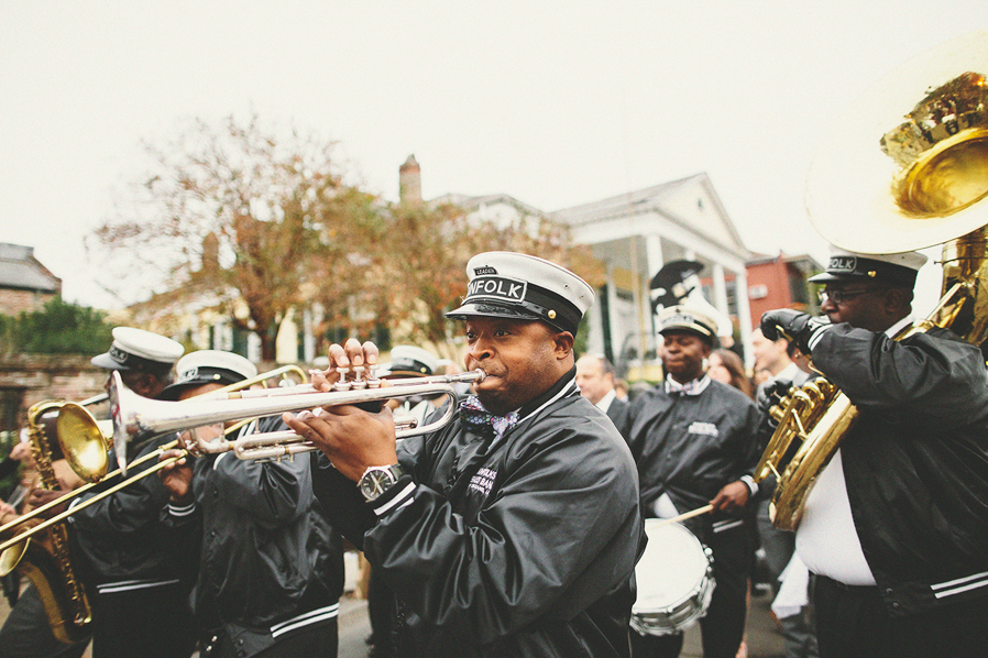erin&ben_new_orleans_beauregard-keyes_house_second_line_galvez_fine_art_wedding_blog-1089