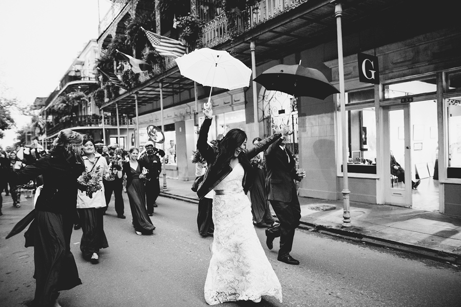 erin&ben_new_orleans_beauregard-keyes_house_second_line_galvez_fine_art_wedding_blog-1096