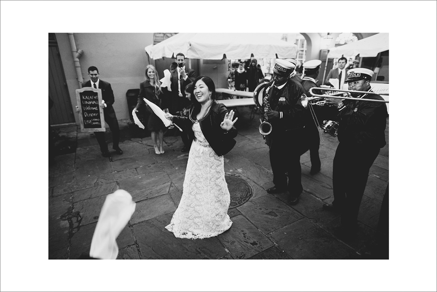 erin&ben_new_orleans_beauregard-keyes_house_second_line_galvez_fine_art_wedding_blog-1106