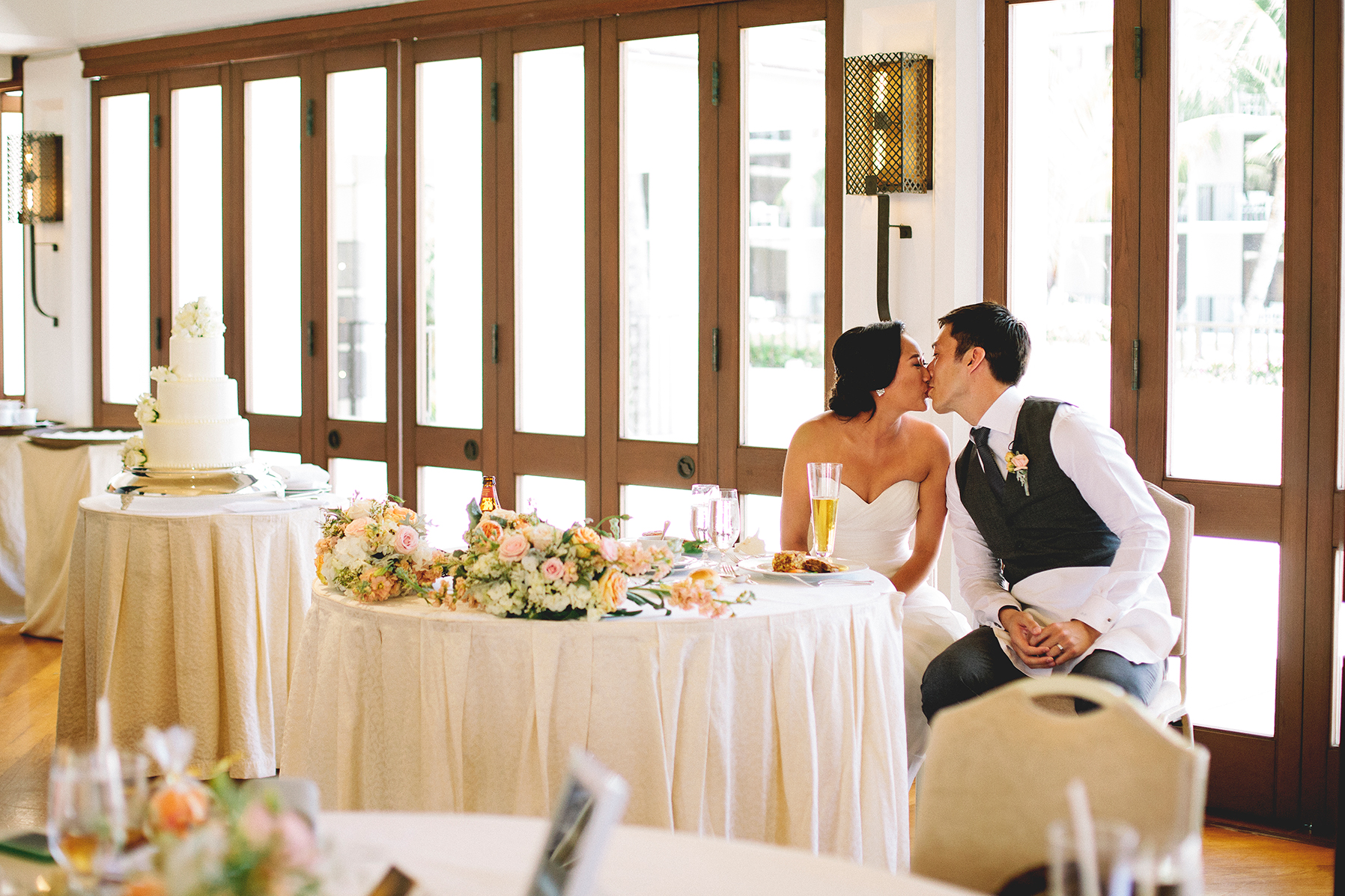 Jen&Brandon_halekulani_honolulu_hawaii_fine_art_wedding_blog-1134