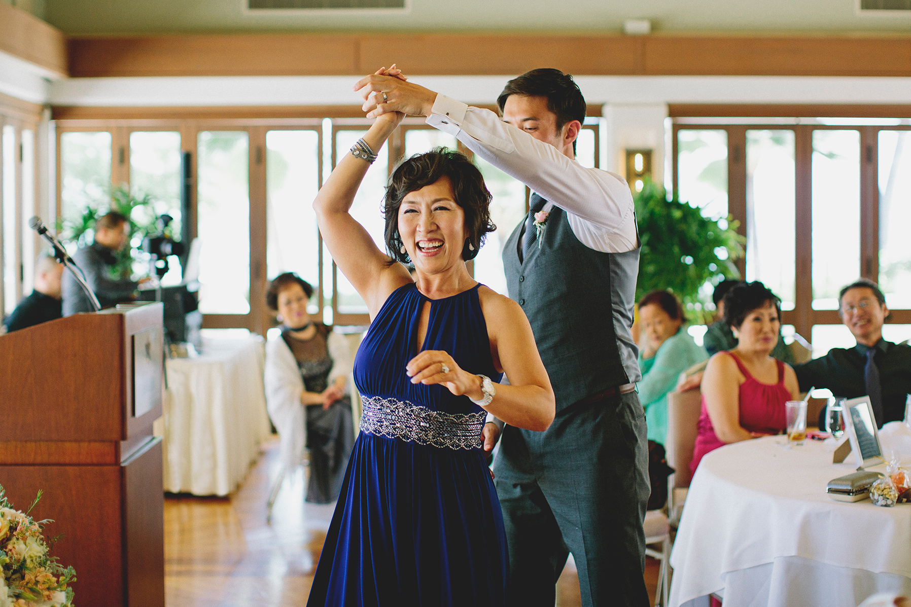 Jen&Brandon_halekulani_honolulu_hawaii_fine_art_wedding_blog-1144