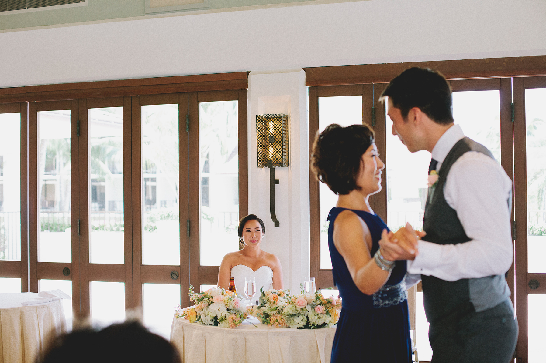 Jen&Brandon_halekulani_honolulu_hawaii_fine_art_wedding_blog-1146