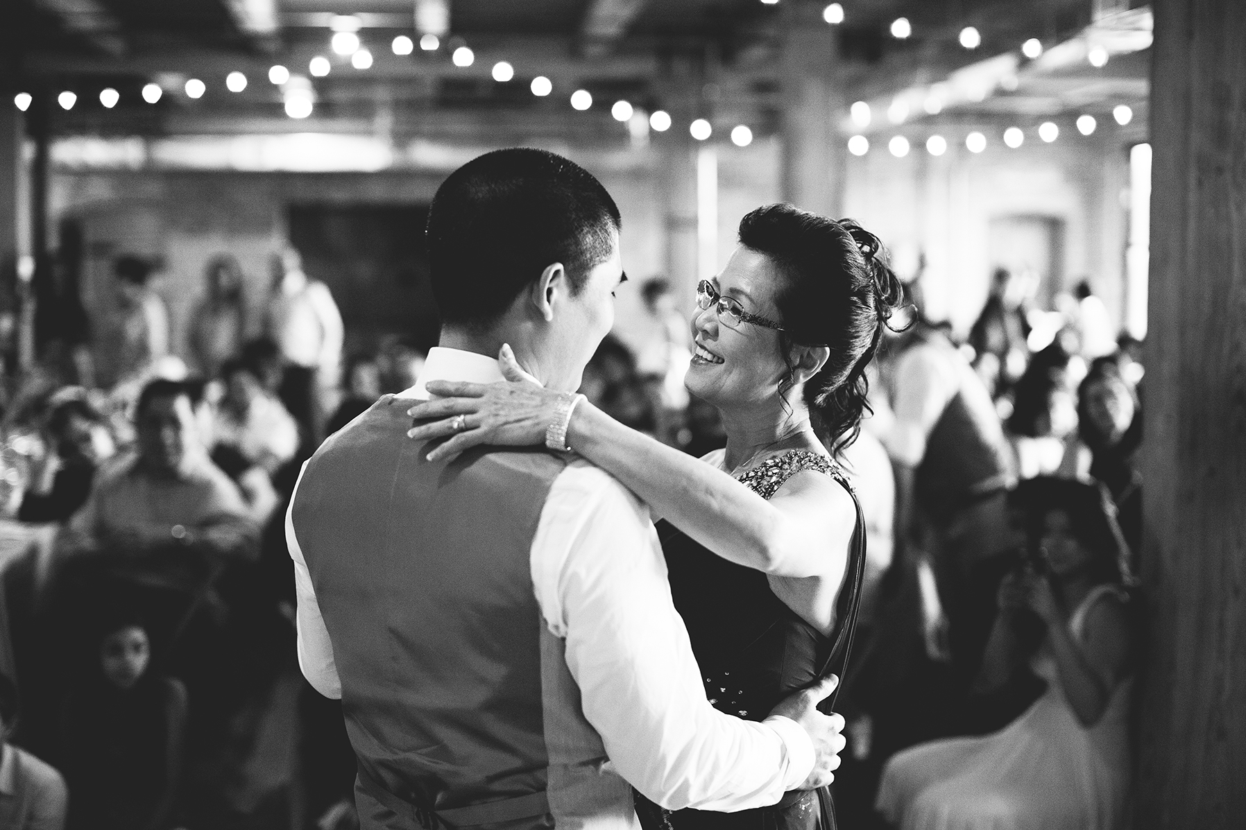 gephine&jason_wedding_lacuna_lofts_chicago_blog-1119