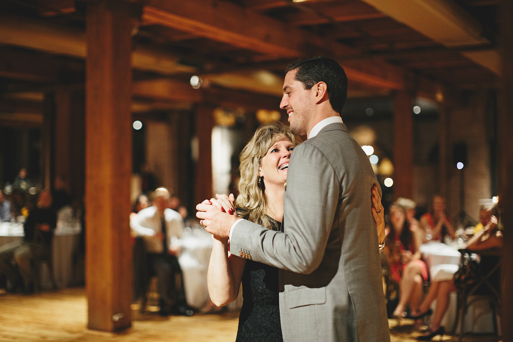 erica&michael_bridgeport_art_center_wedding-1113