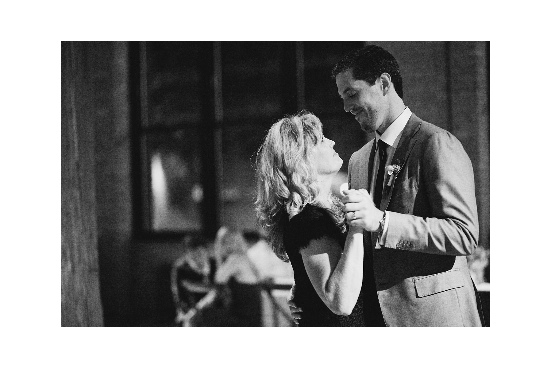 erica&michael_bridgeport_art_center_wedding-1114