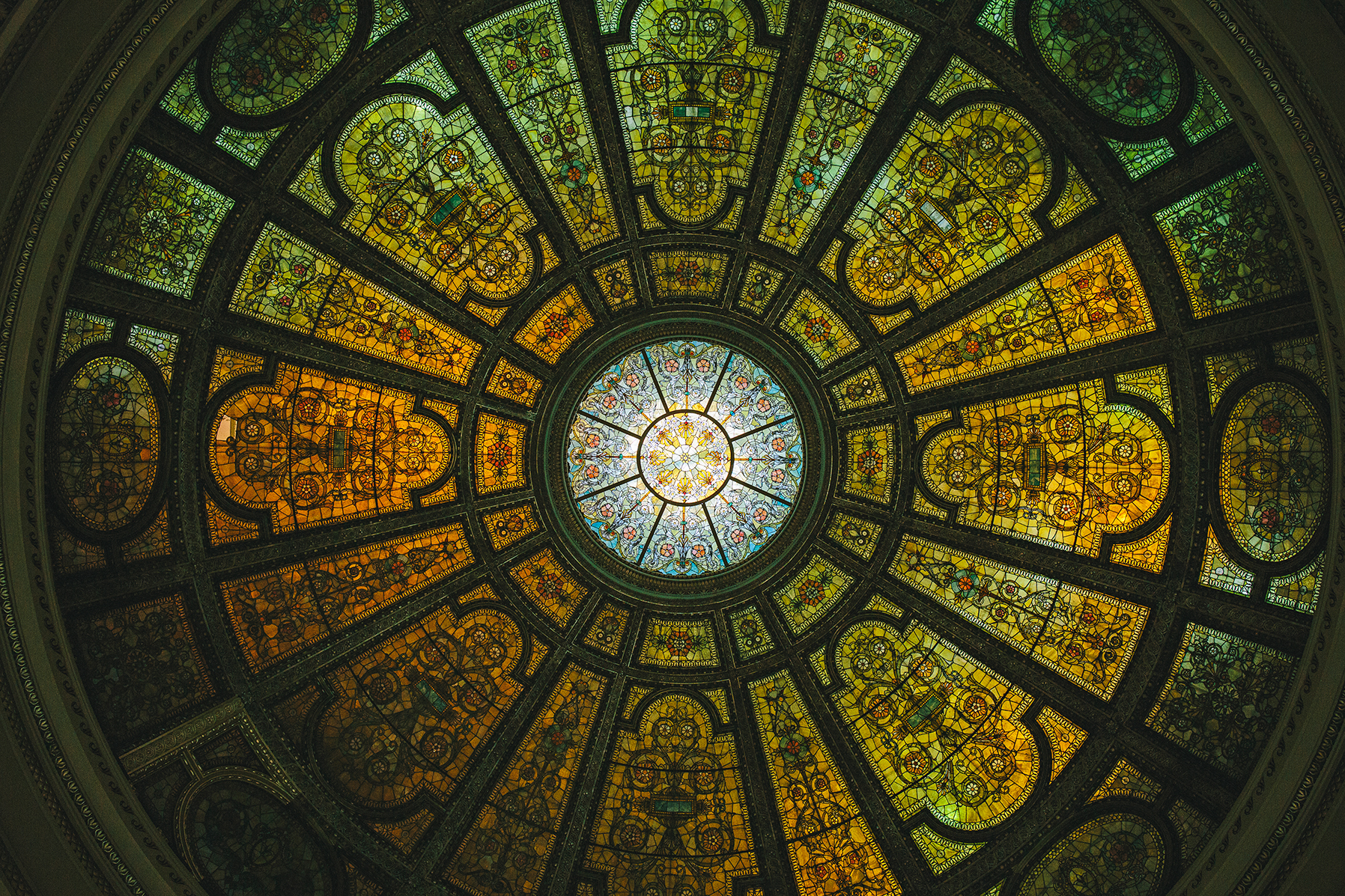 danielle&rob_chicago_cultural_center_ada_street_engagement_session-1001