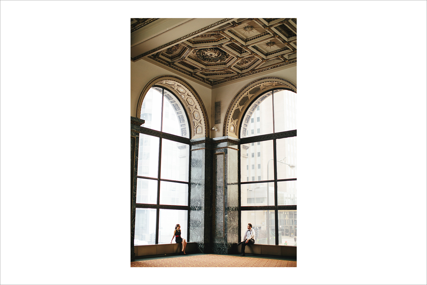 danielle&rob_chicago_cultural_center_ada_street_engagement_session-1014a