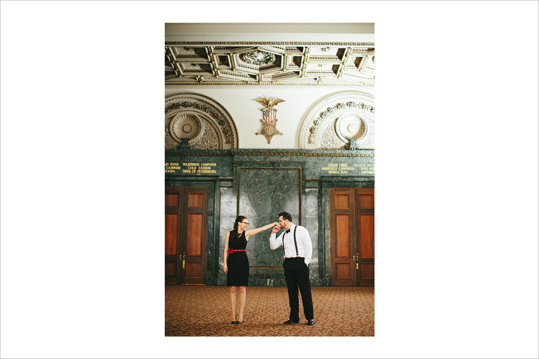 danielle&rob_chicago_cultural_center_ada_street_engagement_session-1021