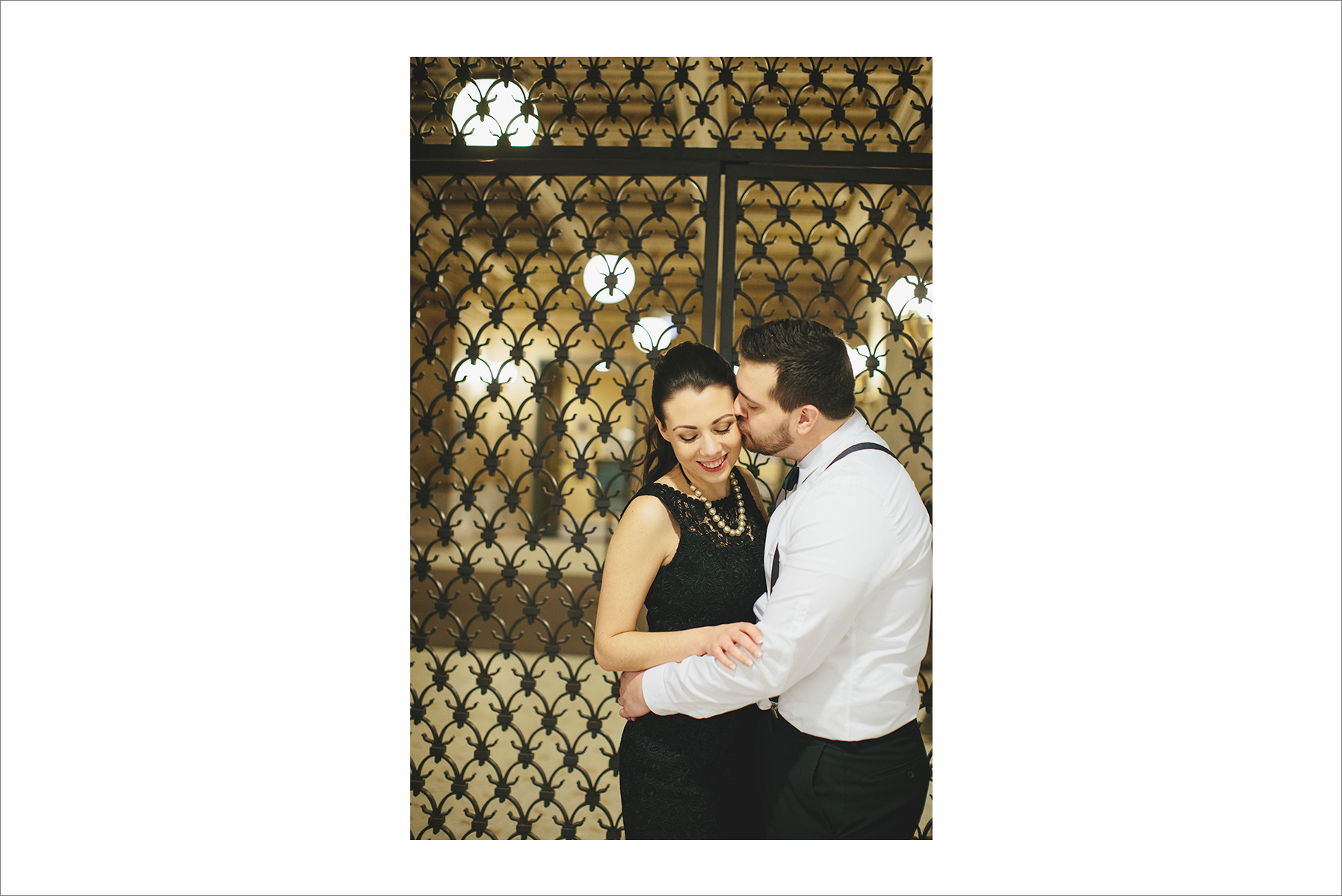 danielle&rob_chicago_cultural_center_ada_street_engagement_session-1023