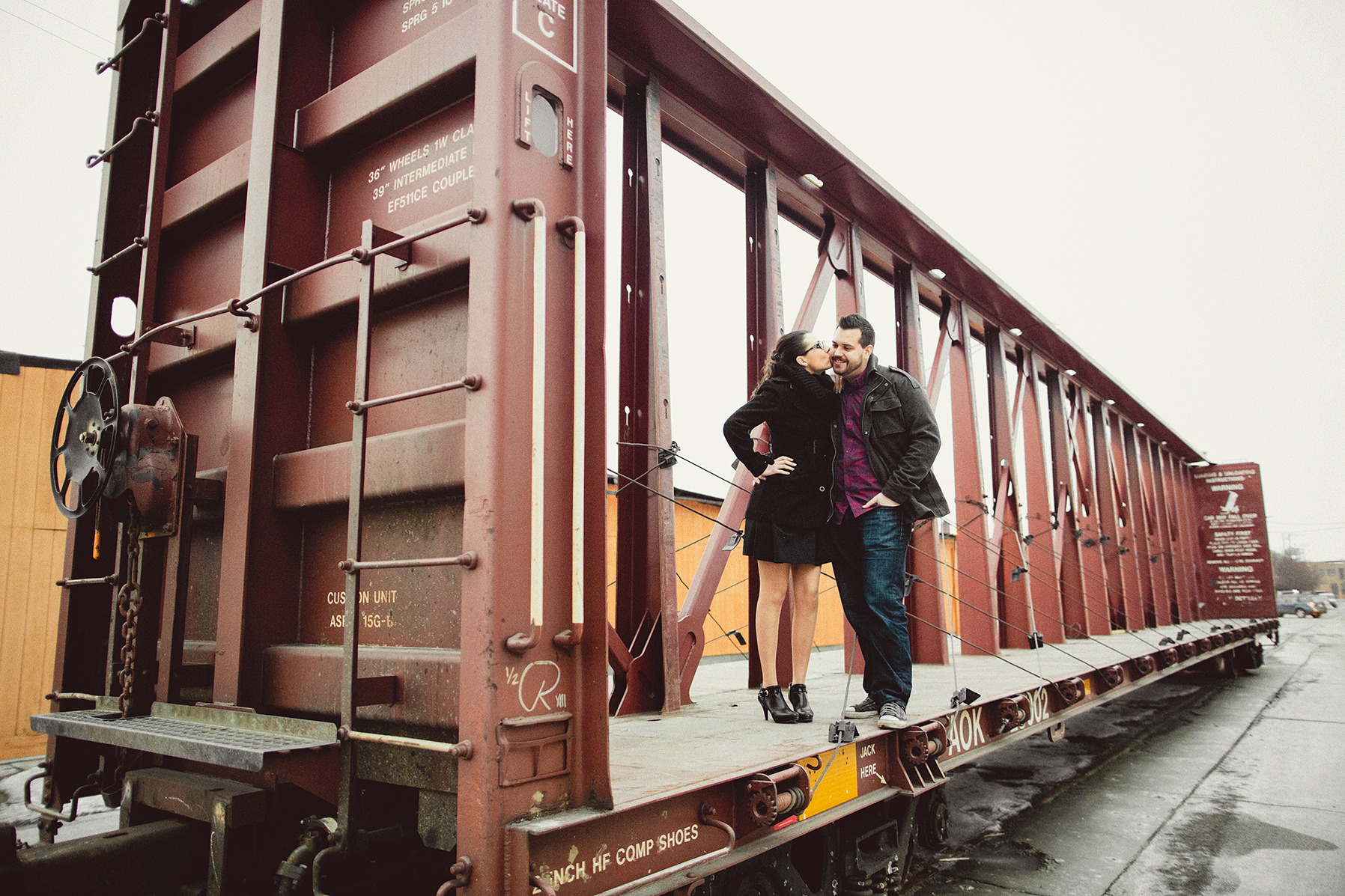 danielle&rob_chicago_cultural_center_ada_street_engagement_session-1025
