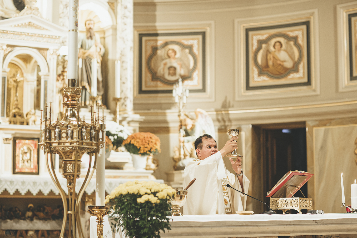 MARYLOU&JOSHUA_LOEWS_CHICAGO_ST_HYACINTH-1105