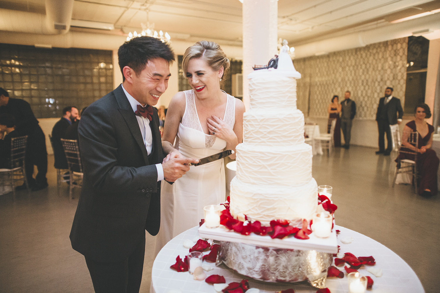 AMBER&EARL_WEDDING_ROOM1520-1111