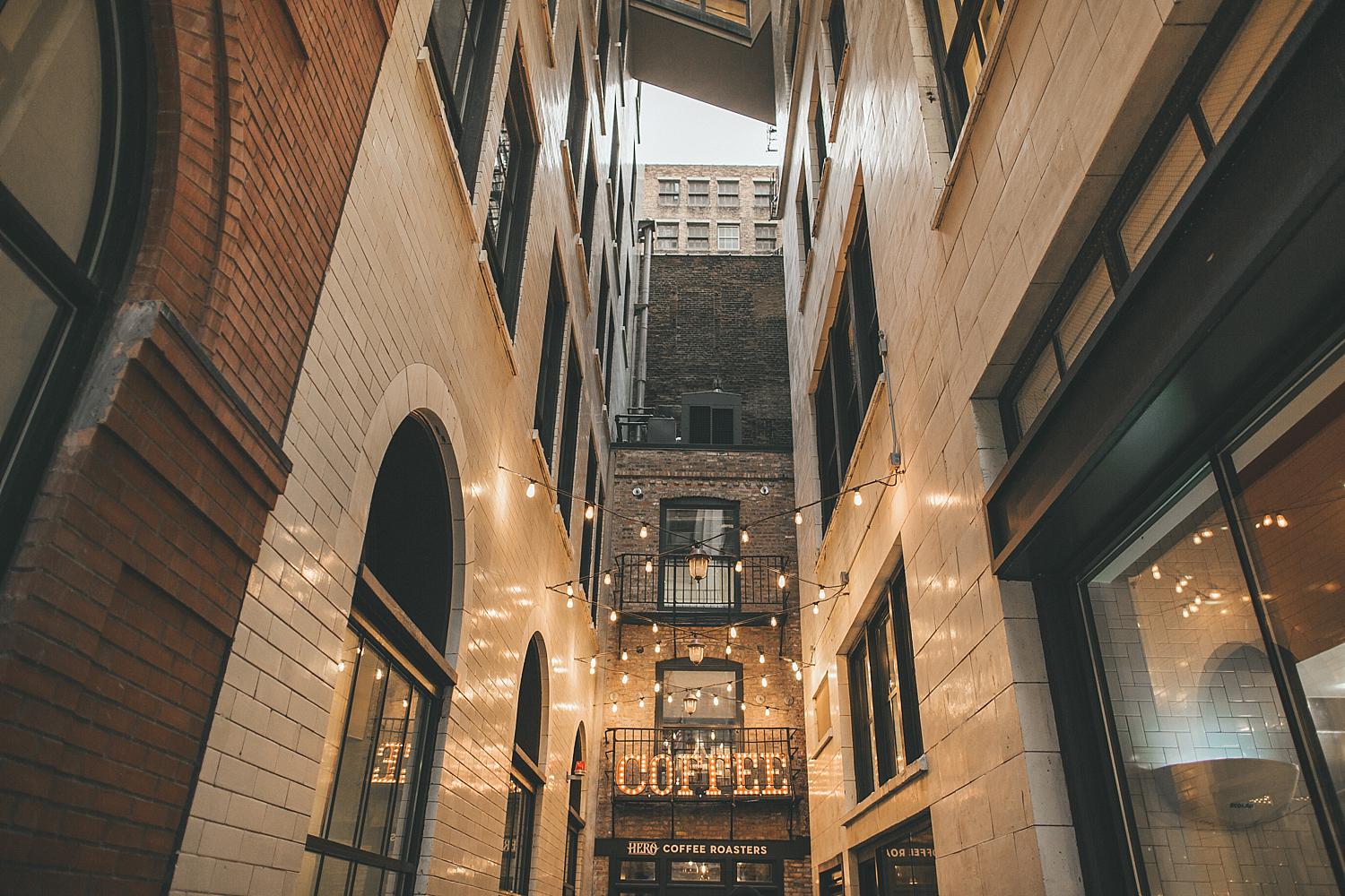 vivianne&timme_south_loop_hero_coffee_bar_engagement_blog-1009