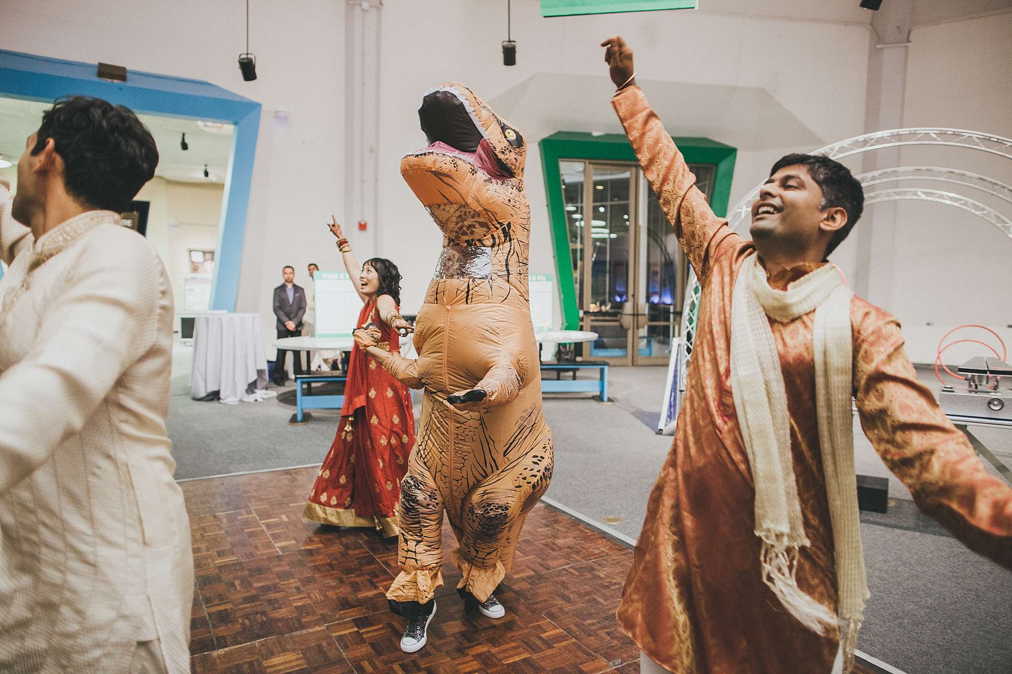 theresa&hemant_lawrence_hall_of_sciences_wedding_feature-1200