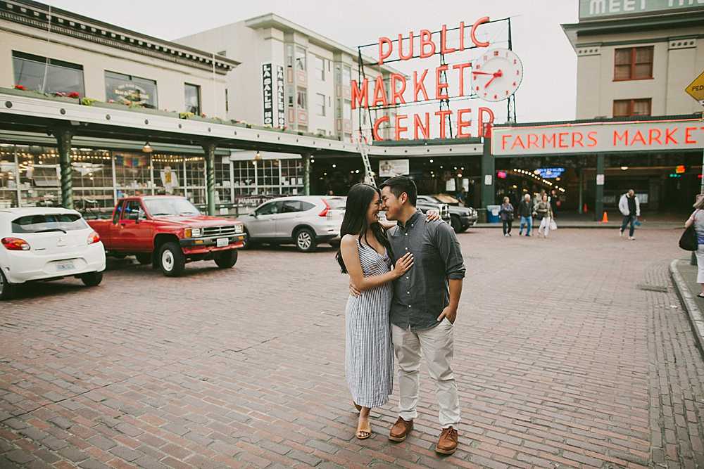 Pike Place Market – Seattle Great Wheel – Pier 57 Elliott Bay – Seattle, WA – Alison & Isaac Portraits
